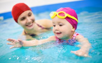 центр водных видов спорта в ялте плавание мама+малыш в ялте